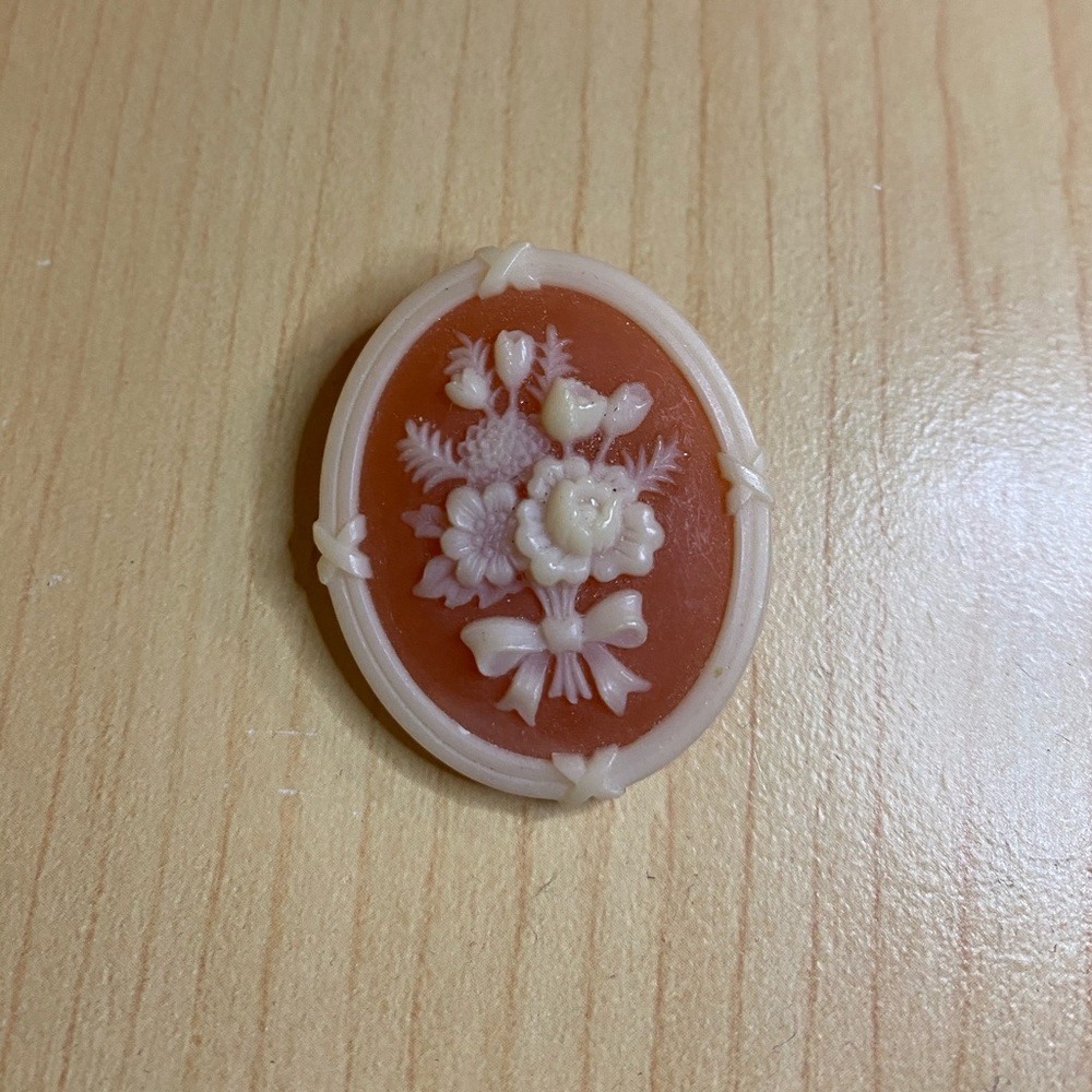 💐Old fashion pin💐